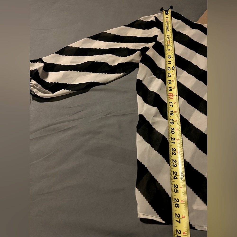2X Diagonally Striped Black and White Boho Blouse - Picture 7 of 7